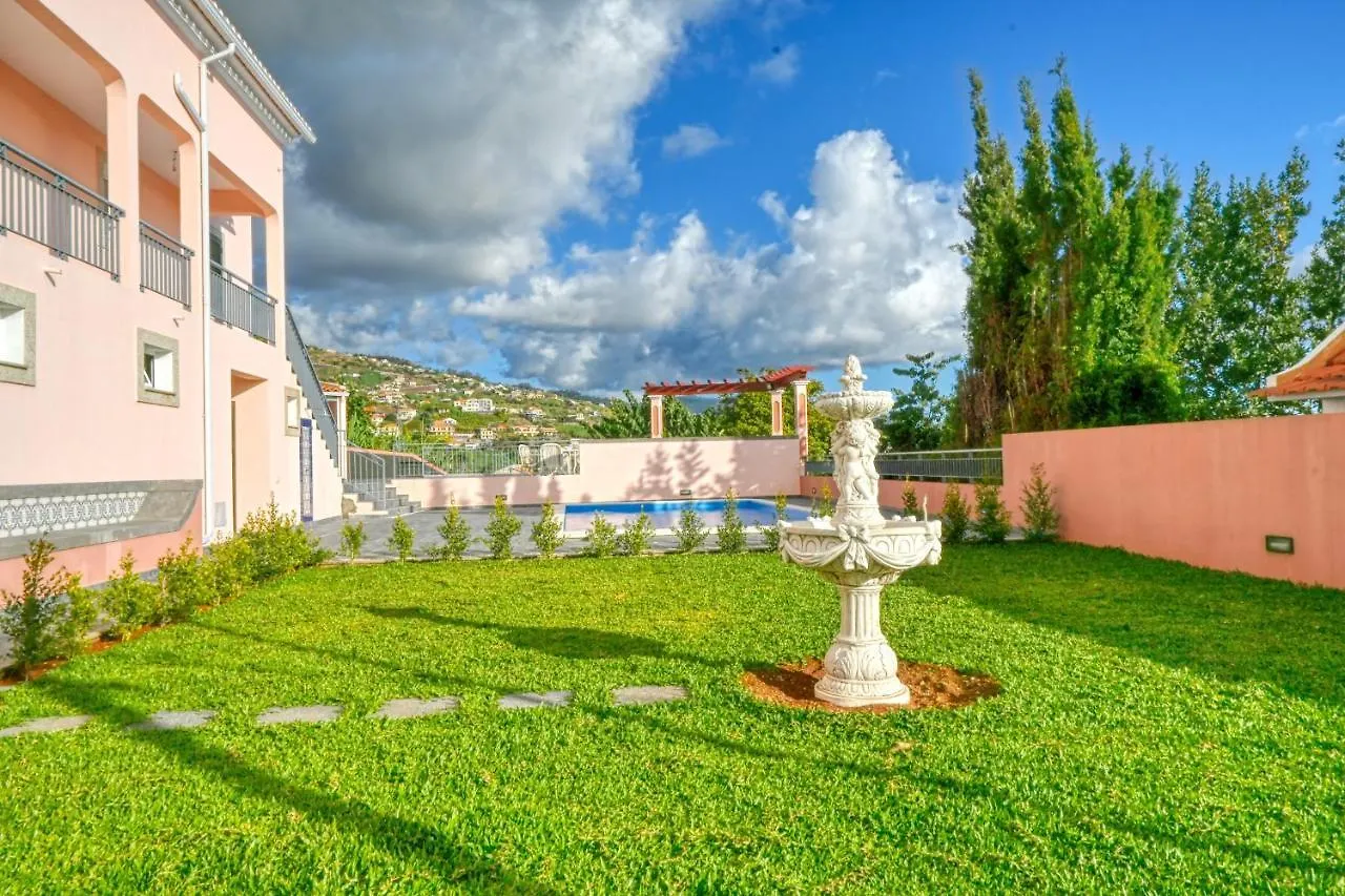 Villa Mendonca, A Home In Madeira Canhas